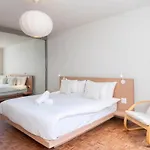 Modern 2 Bedroom Apartment, Pleasant Ways, Seapoint