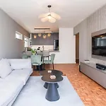 Modern 2 Bedroom Apartment, Pleasant Ways, Seapoint