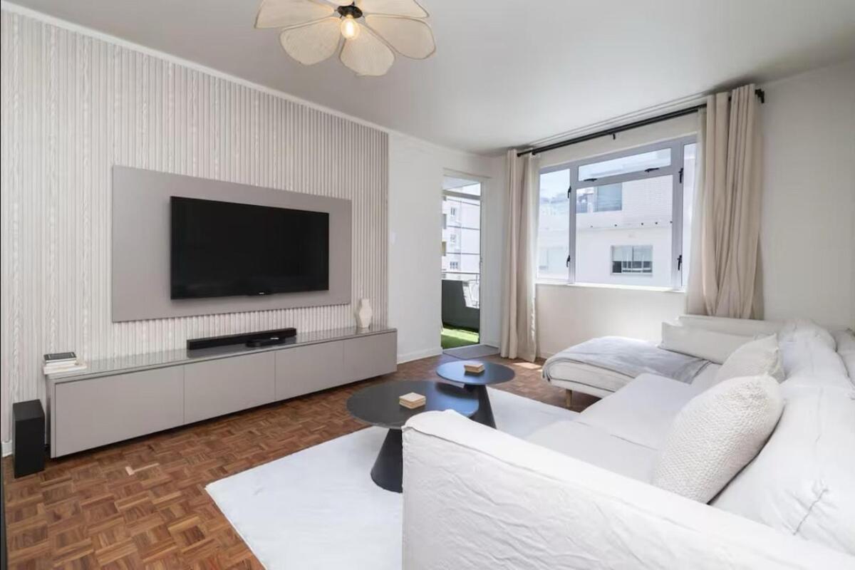 Modern 2 Bedroom Apartment, Pleasant Ways, Seapoint Apartment Cape Town
