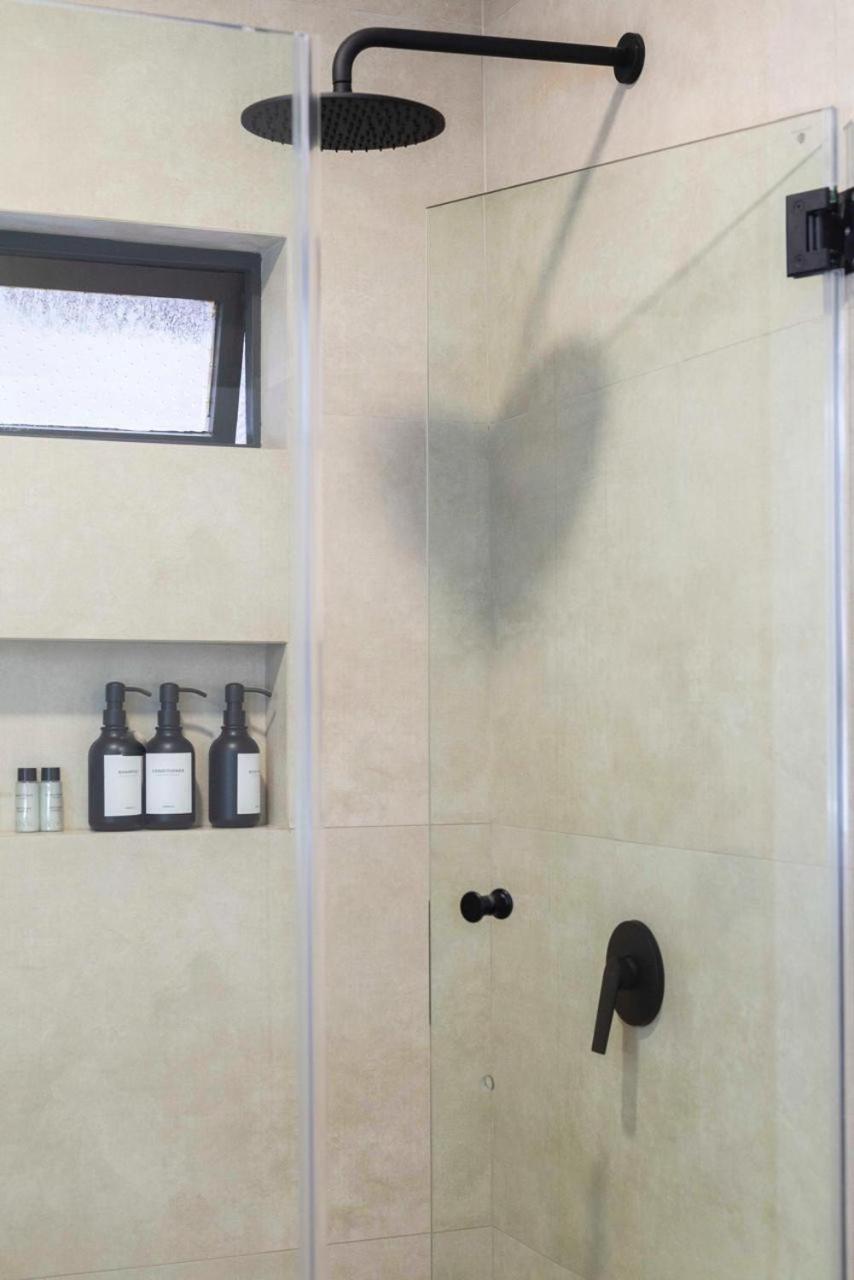 Modern 2 Bedroom Apartment, Pleasant Ways, Seapoint * Cape Town