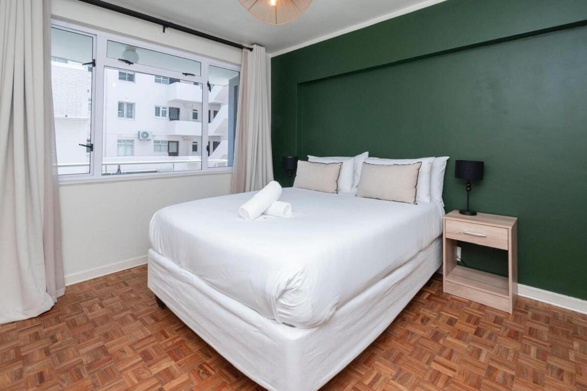 Modern 2 Bedroom Apartment, Pleasant Ways, Seapoint Apartment *