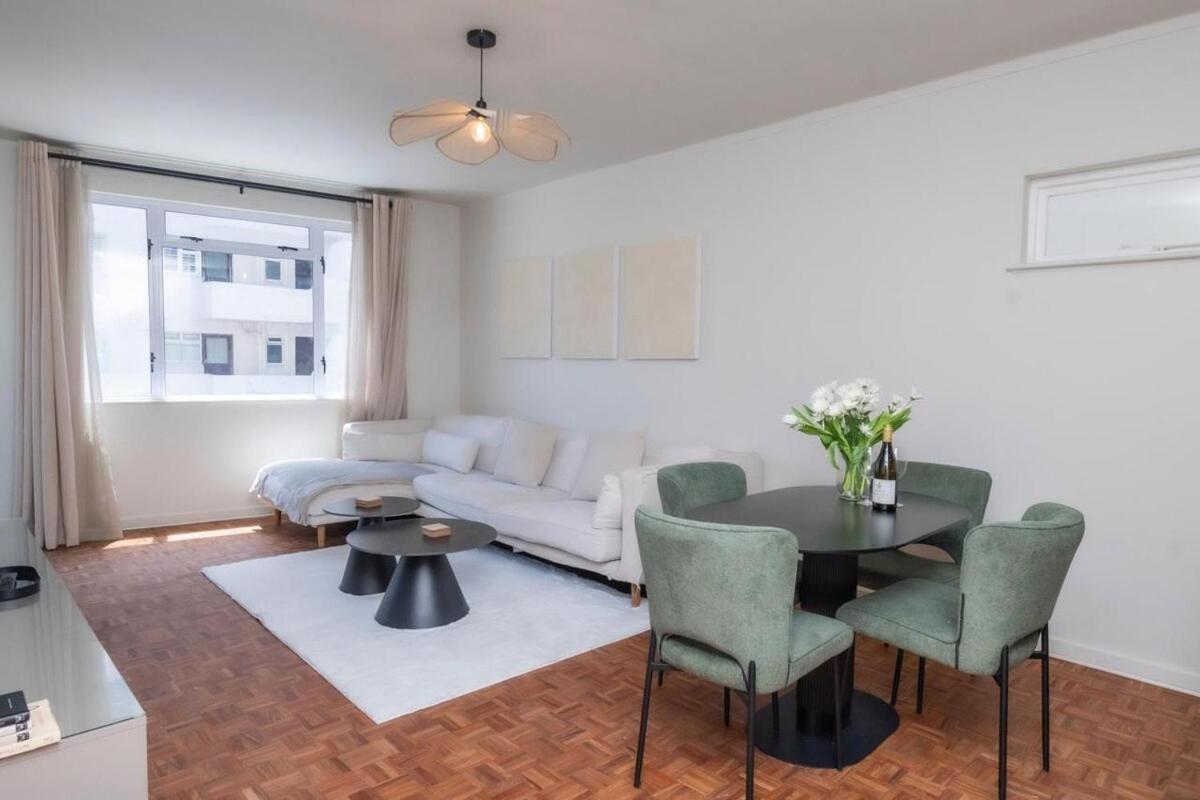 Apartment Modern 2 Bedroom Apartment, Pleasant Ways, Seapoint *