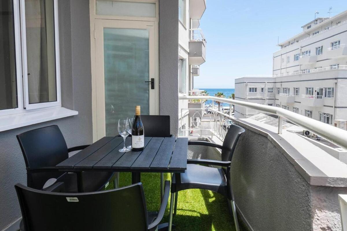 Modern 2 Bedroom Apartment, Pleasant Ways, Seapoint