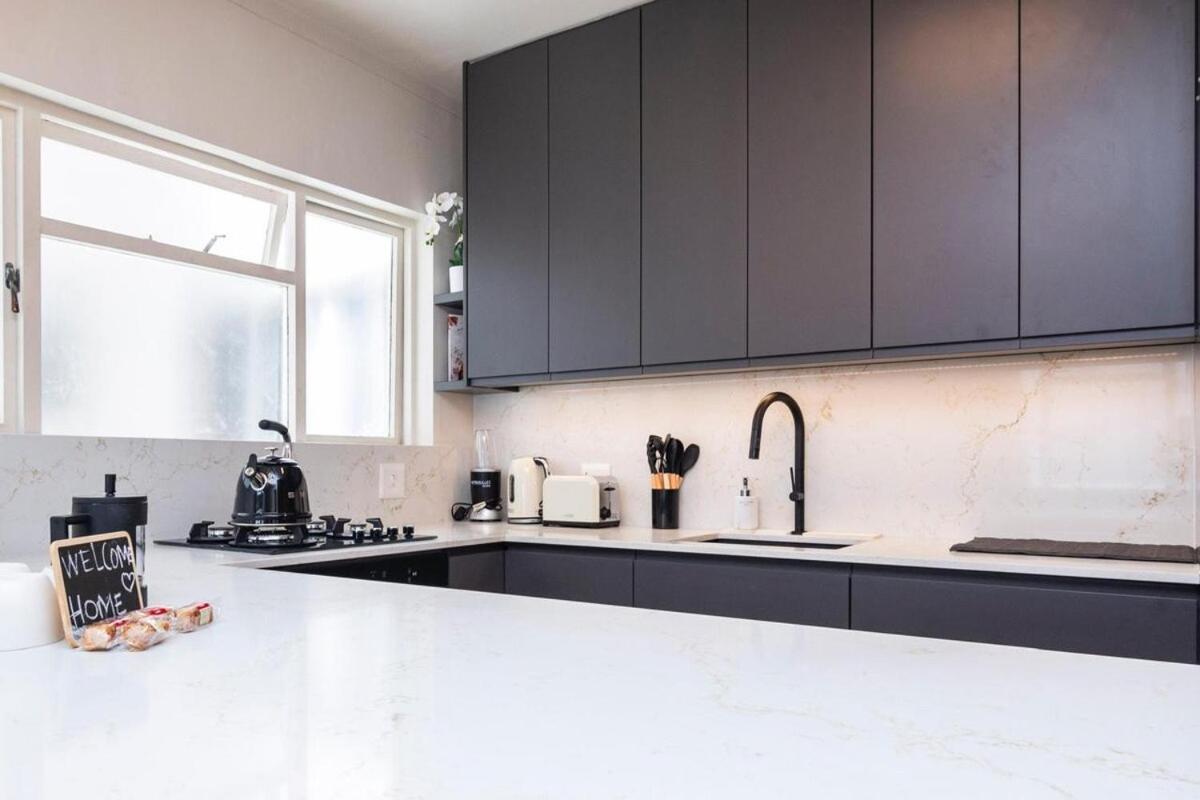 Modern 2 Bedroom Apartment, Pleasant Ways, Seapoint Apartment